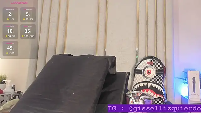 Snapshot of Liincostelloo chatting on 12-15-25, 07:51 Liincostelloo online show from 12-15-25, 07:51