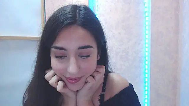Snapshot of Lovelllyy chatting on 02-22-25, 10:29 Lovelllyy online show from 02-22-25, 10:29