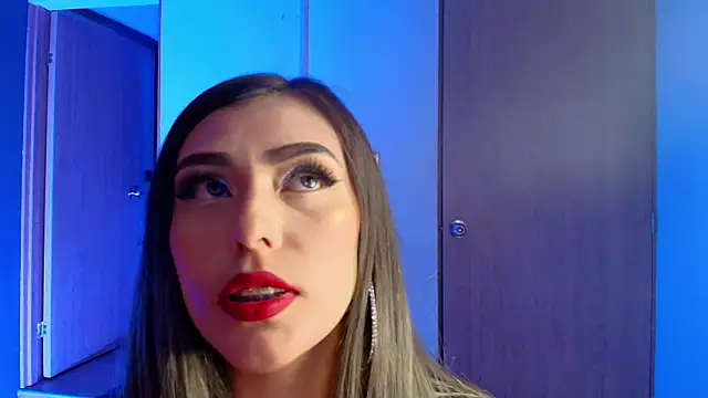 Snapshot of lucy_queensss chatting on 10-22-25, 08:41 lucy queensss online show from 10-22-25, 08:41