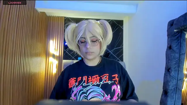 Snapshot of Hiraku_dl chatting on 11-20-25, 09:58 Hiraku dl online show from 11-20-25, 09:58