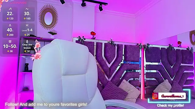 Aurora thomas  1 online show from 01-22-25, 03:51