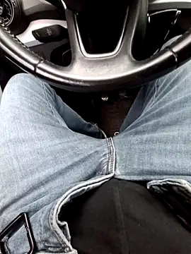 Nzino1983 online show from 04-12-26, 04:56