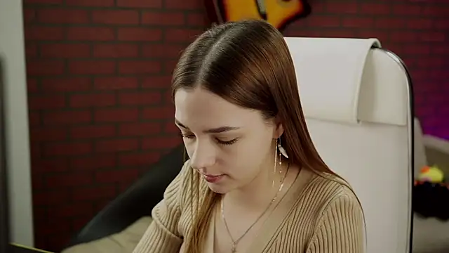 PamBeesly online show from 01-22-25, 09:24