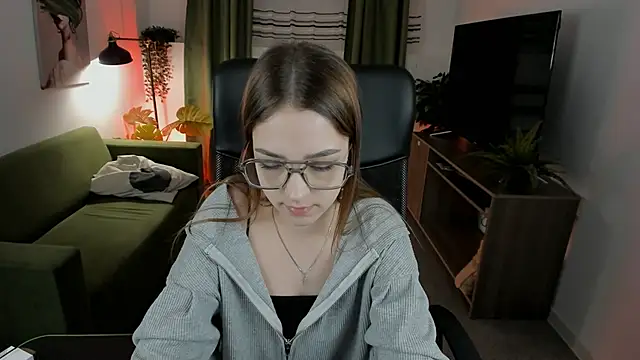 PamBeesly online show from 03-16-25, 03:17