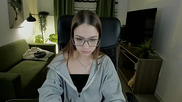 PamBeesly online show from 03-19-25, 02:35