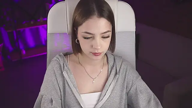 PamBeesly online show from 09-19-25, 08:38