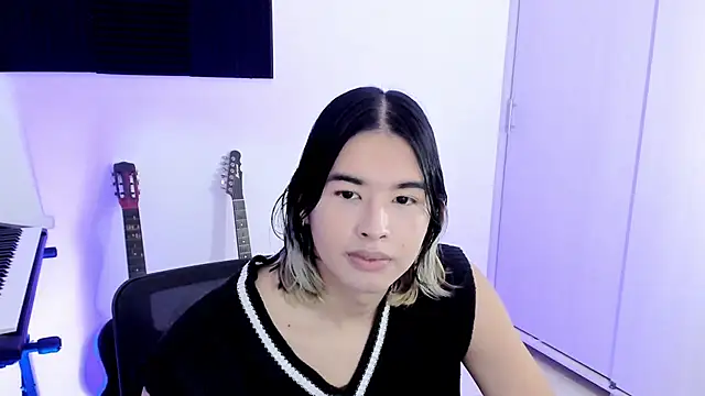 Snapshot of JordiWilld chatting on 10-18-25, 04:37 JordiWilld online show from 10-18-25, 04:37