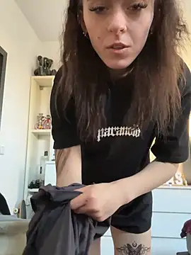 Ciara2004 online show from 12-18-25, 09:26