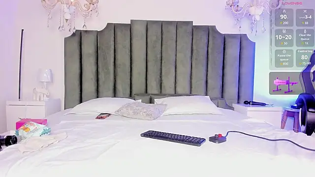 AnthonelaRusso  online show from 04-18-26, 04:16