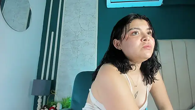 Snapshot of Zoe_Cheshire chatting on 02-25-25, 03:42 Zoe Cheshire online show from 02-25-25, 03:42