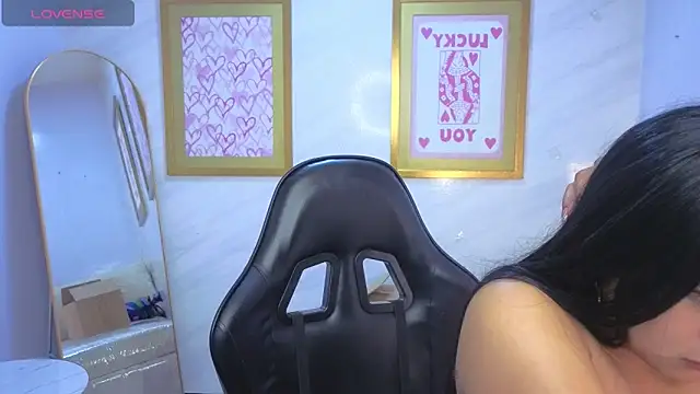 Paulette v online show from 03-20-26, 01:05