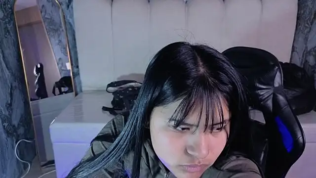 Snapshot of Paulette_v chatting on 07-09-26, 01:04 Paulette v online show from 07-09-26, 01:04