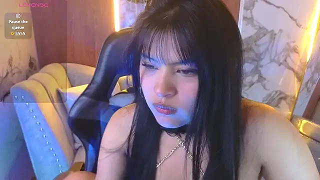 Snapshot of Paulette_v chatting on 07-28-26, 02:13 Paulette v online show from 07-28-26, 02:13