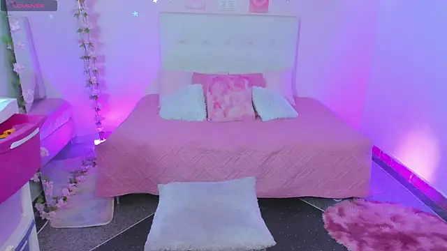 ScarlettDreamss7 online show from 12-17-25, 01:39