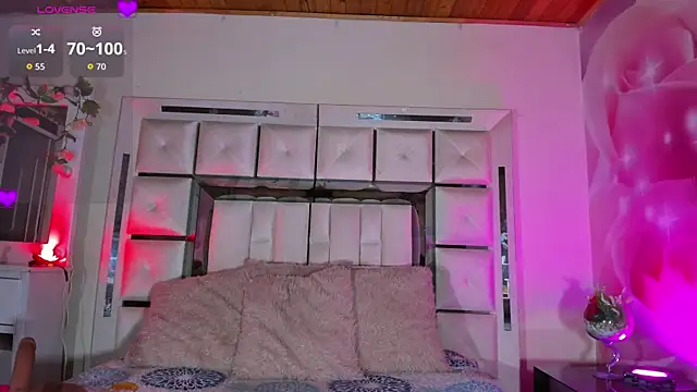 emili clark online show from 01-13-26, 04:29