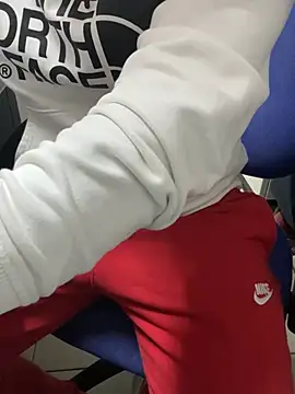 Snapshot of Greeneyes0820 chatting on 02-07-25, 09:26 Greeneyes0820 online show from 02-07-25, 09:26