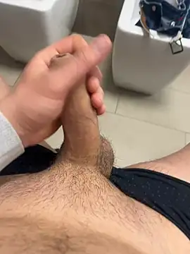 Snapshot of Greeneyes0820 chatting on 02-14-25, 06:45 Greeneyes0820 online show from 02-14-25, 06:45