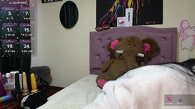 Emmie Hot online show from 11-27-25, 12:07