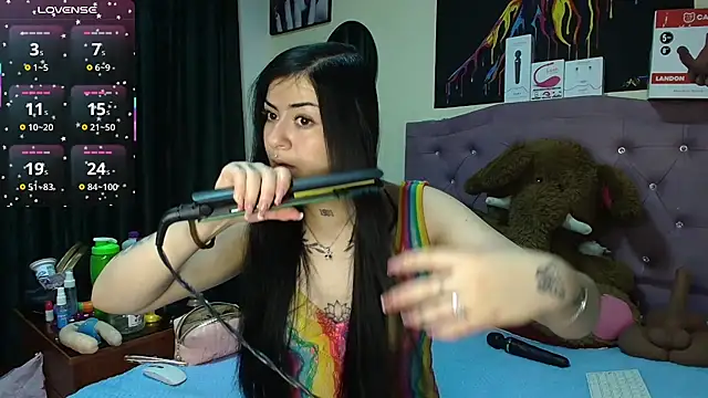 Emmie Hot online show from 07-03-26, 12:00
