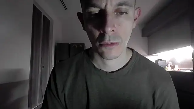 Snapshot of Masterclassyfeet chatting on 02-10-25, 09:04 Masterclassyfeet online show from 02-10-25, 09:04