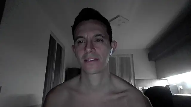 Snapshot of Masterclassyfeet chatting on 03-15-25, 12:15 Masterclassyfeet online show from 03-15-25, 12:15