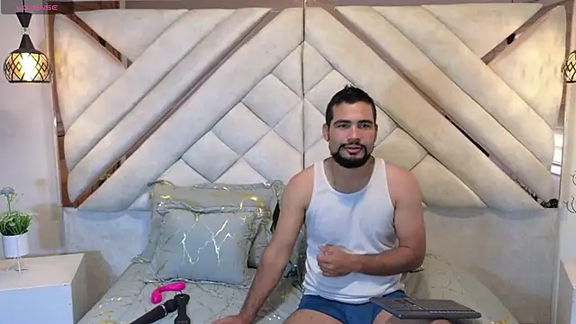 luxurycoupl online show from 01-29-25, 12:24