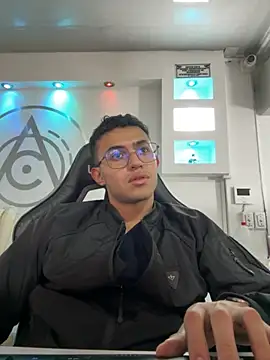 Thonny-becker online show from 10-21-25, 11:27