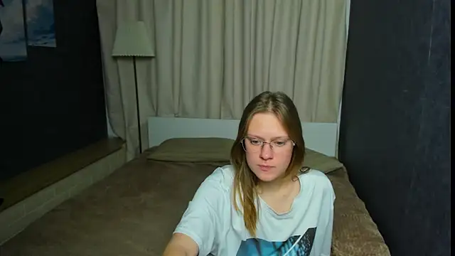 TessaSwans online show from 01-30-25, 03:19