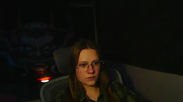 TessaSwans online show from 01-31-25, 04:17