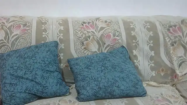 Snapshot of yoursakshi chatting on 11-20-25, 06:02 yoursakshi online show from 11-20-25, 06:02