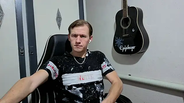 Snapshot of DiMastyzzz chatting on 01-25-25, 08:21 DiMastyzzz online show from 01-25-25, 08:21