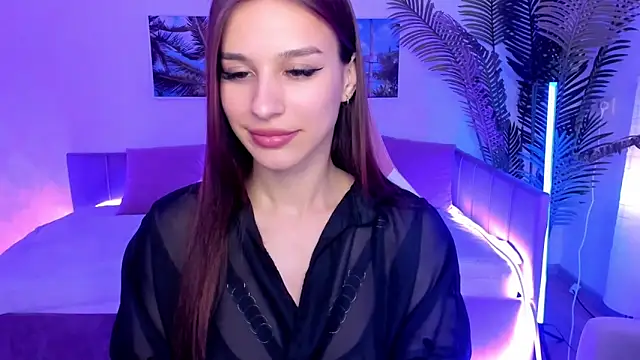 Snapshot of KristineBeauty chatting on 02-11-25, 09:09 KristineBeauty online show from 02-11-25, 09:09