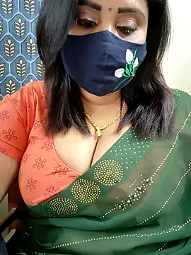 Queenflowerr online show from 04-18-26, 07:58