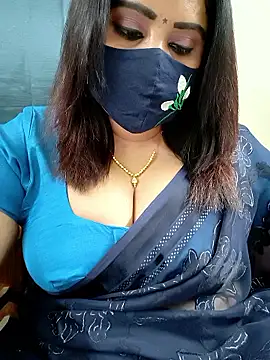 Snapshot of Queenflowerr chatting on 05-14-26, 06:26 Queenflowerr online show from 05-14-26, 06:26