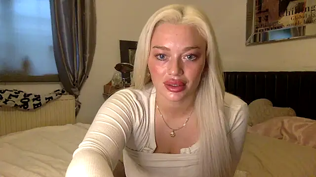 Snapshot of blissdimicco chatting on 01-23-25, 03:22 blissdimicco online show from 01-23-25, 03:22