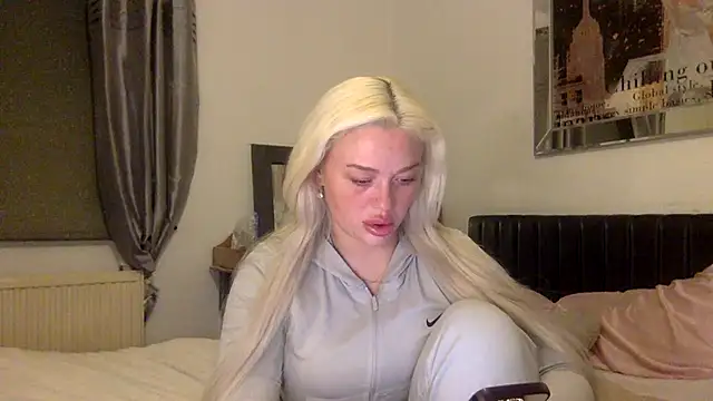 Snapshot of blissdimicco chatting on 01-29-25, 07:11 blissdimicco online show from 01-29-25, 07:11