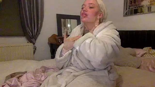 Snapshot of blissdimicco chatting on 01-31-25, 09:16 blissdimicco online show from 01-31-25, 09:16