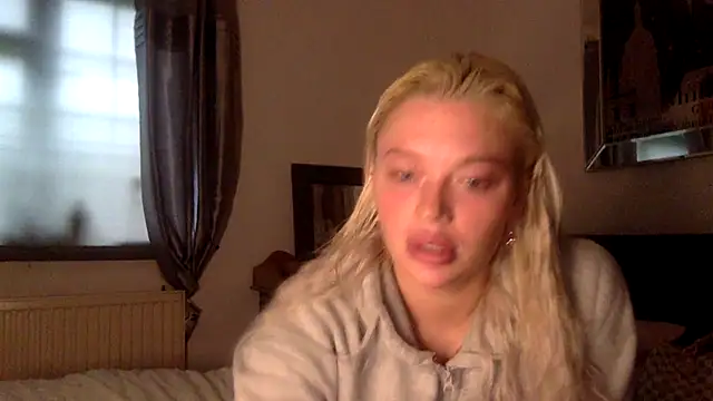 Snapshot of blissdimicco chatting on 02-01-25, 11:32 blissdimicco online show from 02-01-25, 11:32