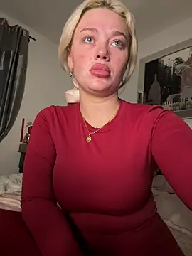 Snapshot of blissdimicco chatting on 02-26-25, 05:28 blissdimicco online show from 02-26-25, 05:28