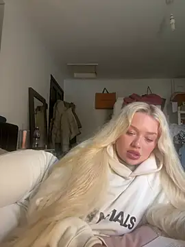 Snapshot of blissdimicco chatting on 03-11-25, 04:51 blissdimicco online show from 03-11-25, 04:51
