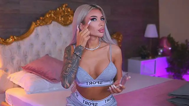 Juicy Jessye online show from 04-18-26, 08:09