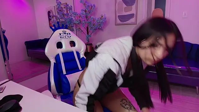 Charlotte ethan online show from 01-25-25, 06:34