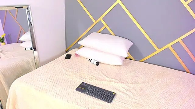 Snapshot of Alaia_Colins chatting on 02-03-25, 08:35 Alaia Colins online show from 02-03-25, 08:35