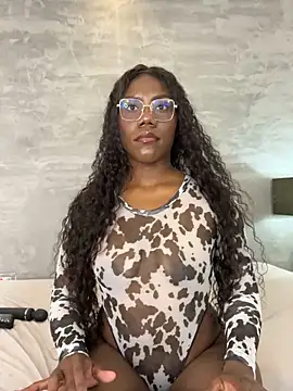 Snapshot of Alaia_Colins chatting on 05-31-26, 12:52 Alaia Colins online show from 05-31-26, 12:52