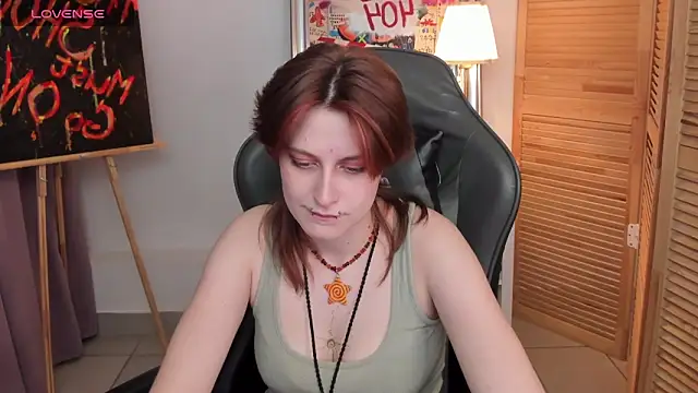 Snapshot of Jiffyyo chatting on 02-04-25, 09:28 Jiffyyo online show from 02-04-25, 09:28