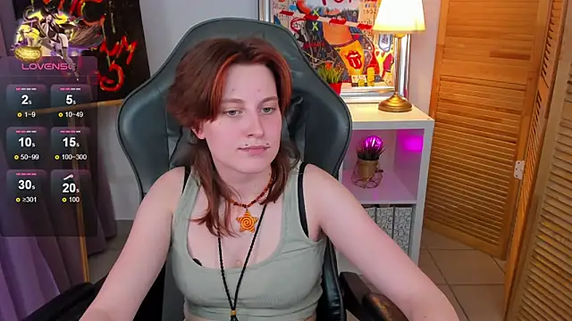 Snapshot of Jiffyyo chatting on 02-07-25, 12:17 Jiffyyo online show from 02-07-25, 12:17