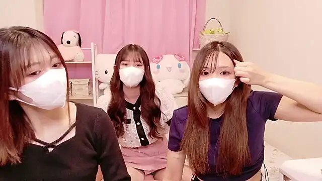 Snapshot of NA-KAREN-V8 chatting on 09-21-25, 11:23 NA-KAREN-V8 online show from 09-21-25, 11:23