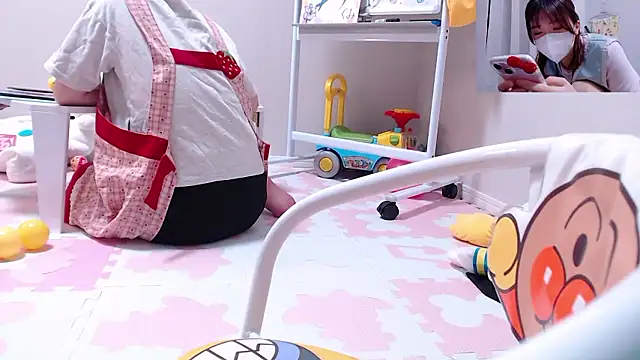 Snapshot of NA-KAREN-V8 chatting on 10-24-25, 01:07 NA-KAREN-V8 online show from 10-24-25, 01:07