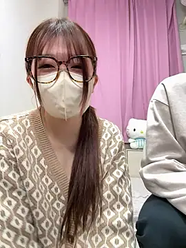 Snapshot of NA-KAREN-V8 chatting on 05-04-26, 09:16 NA-KAREN-V8 online show from 05-04-26, 09:16