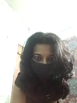 Snapshot of Bong-lady chatting on 01-28-25, 02:43 Bong-lady online show from 01-28-25, 02:43